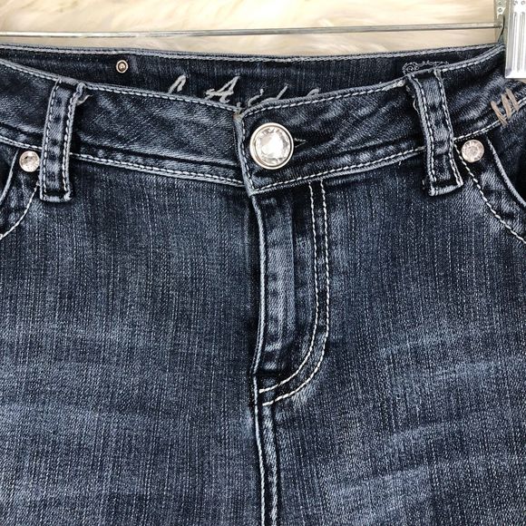 L.A. Idol USA Capris w/Angel Wings on both Back Pockets and Scattered Bling 15 - Picture 10 of 12